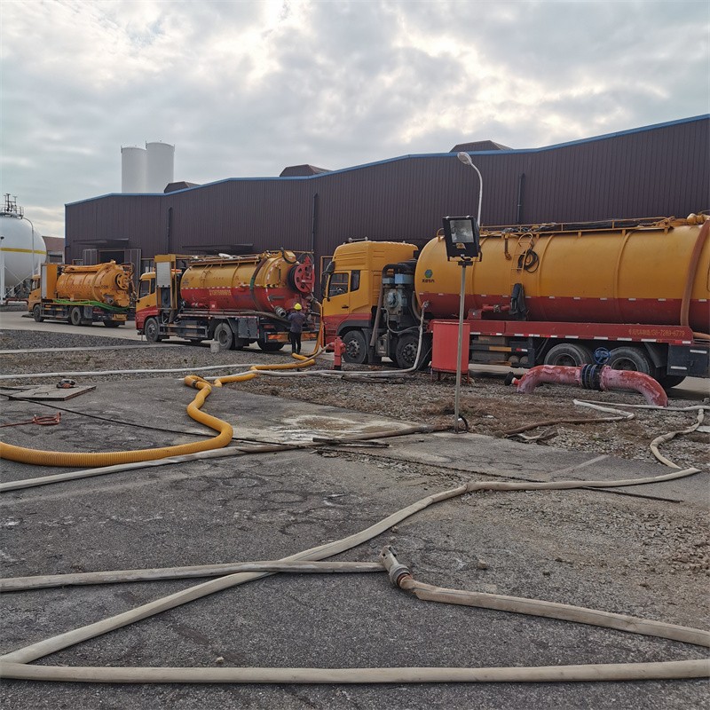 北湖污水池清理