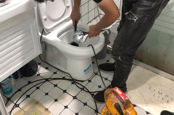 北湖马桶堵塞自己疏通还是找师傅？专业上门服务让你省时更省心